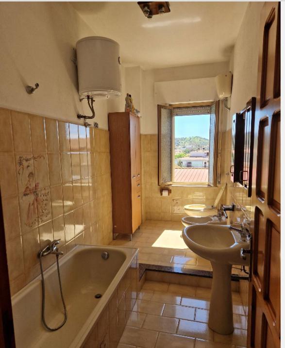 Apartment Piras&Tascedda Ampio Appartamento Vicino Al Centro 巴里萨尔多 外观 照片